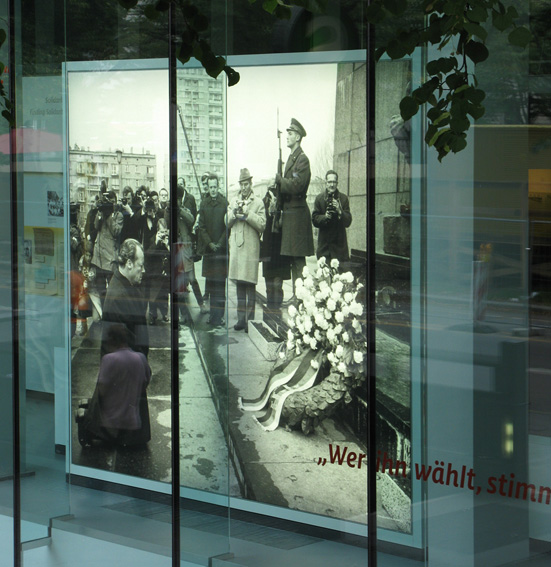 Uklęknięcie Willy’ego Brandta pod Pomnikiem Bohaterów Getta